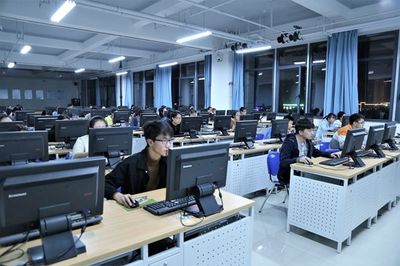 貴陽中專學計算機 軟件開發(fā)是否需要自備電腦？